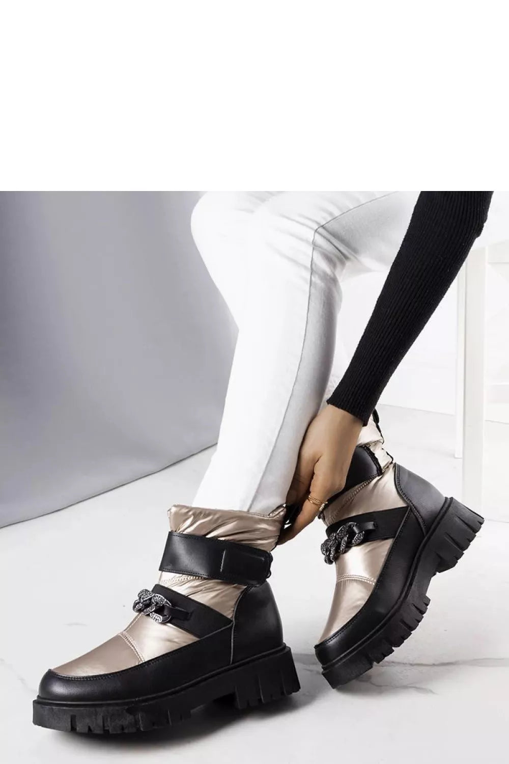 Batai, modelis 205141 Solea