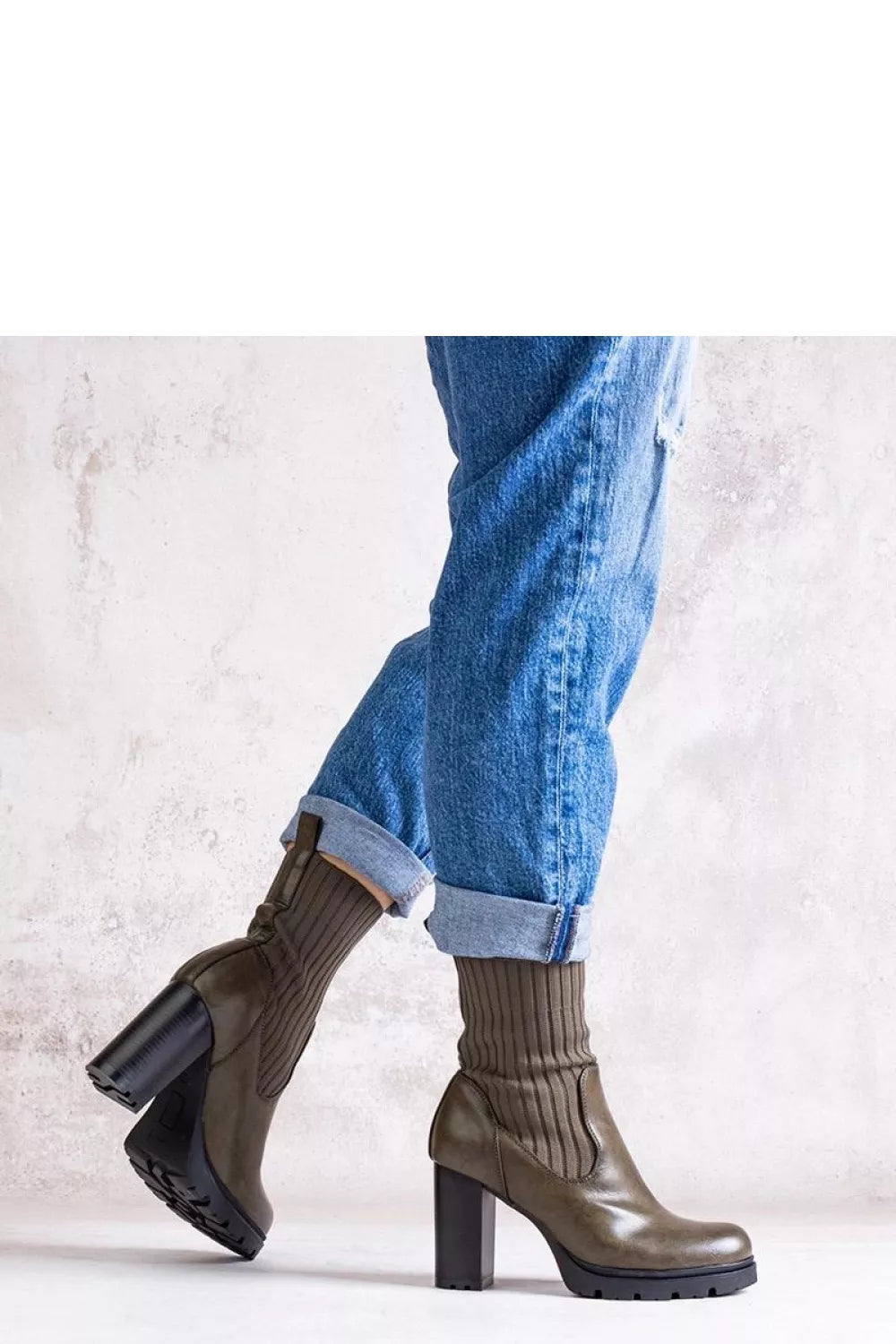 Auliniai batai su kulnais, modelis 205810 Sole