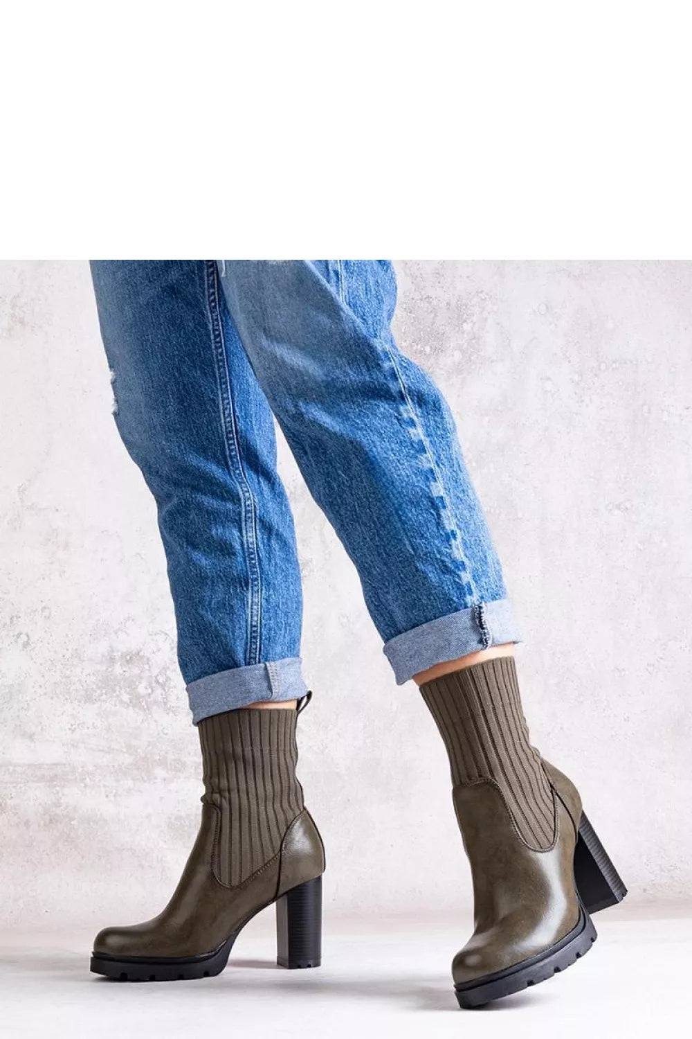 Auliniai batai su kulnais, modelis 205810 Sole