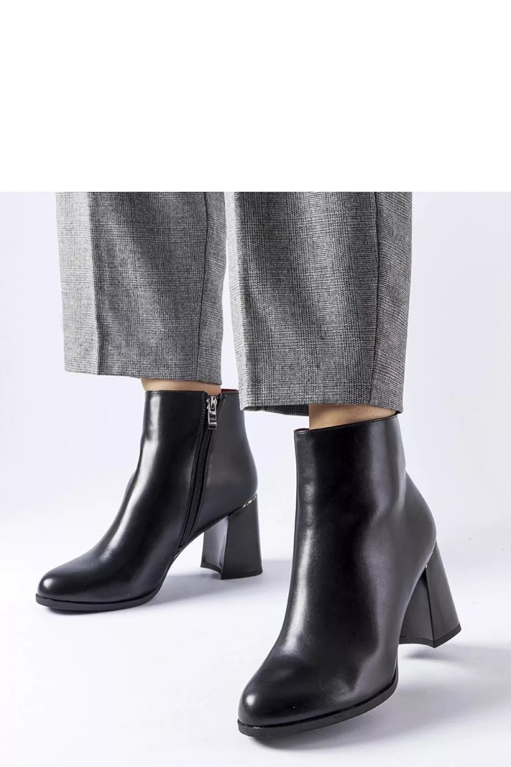 Auliniai batai su kulnais, modelis 205849 Solea