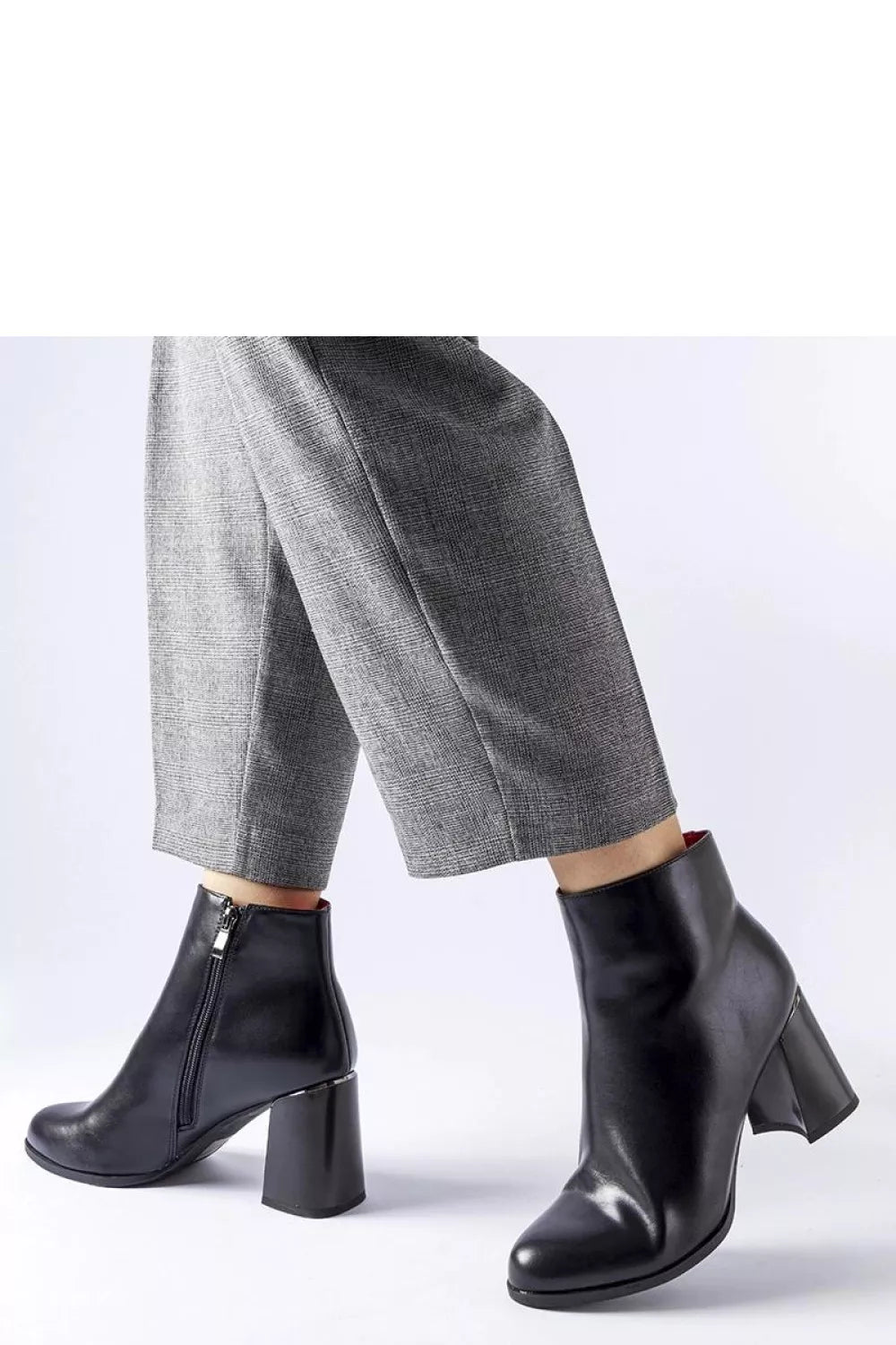 Auliniai batai su kulnais, modelis 205849 Solea