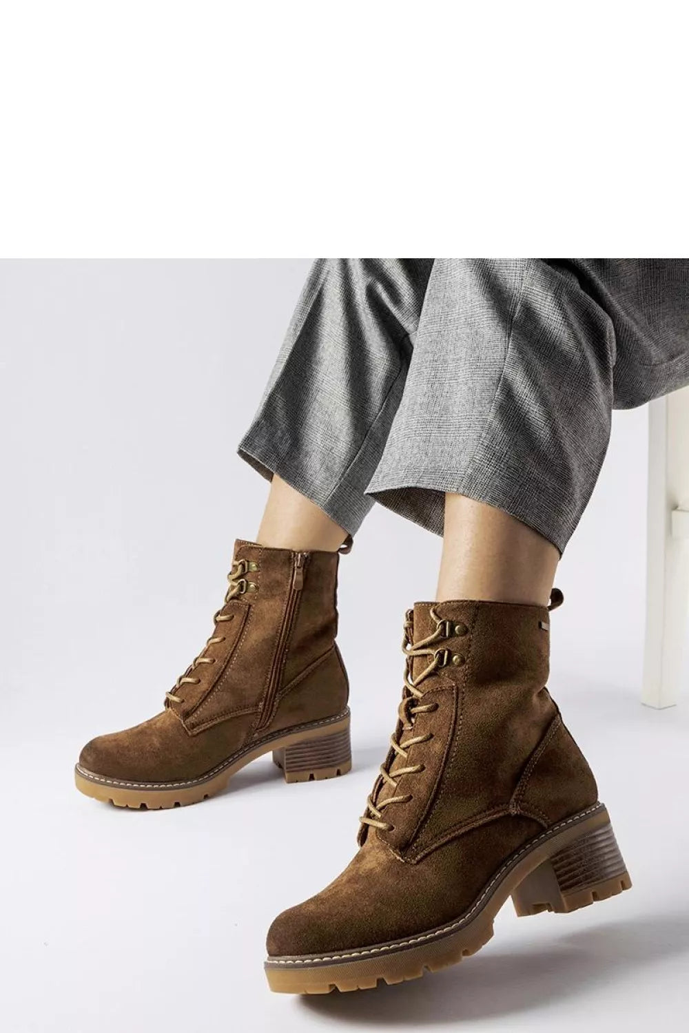 Auliniai batai su kulnais, modelis 205853 Solea