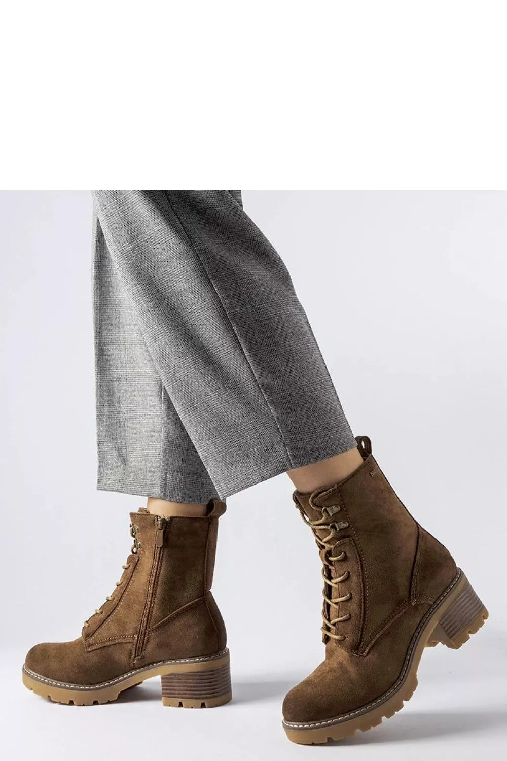 Auliniai batai su kulnais, modelis 205853 Solea