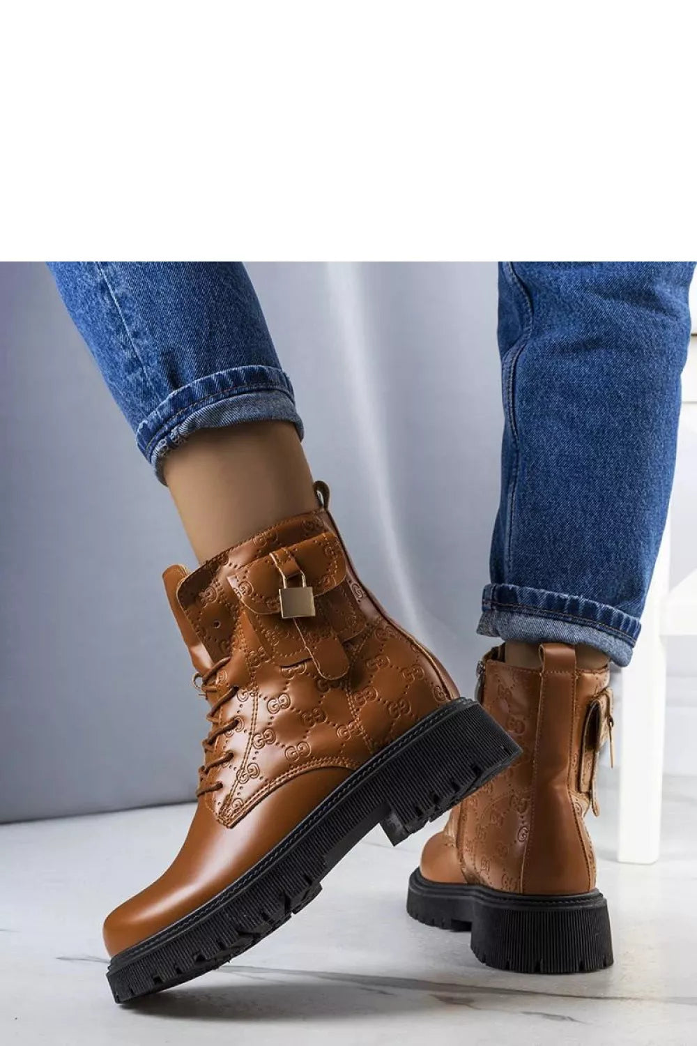 Batai, modelis 205886 Solea