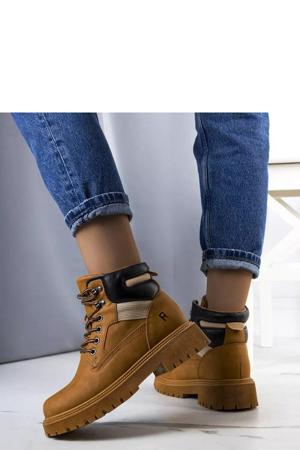 Batai, modelis 205887 Solea