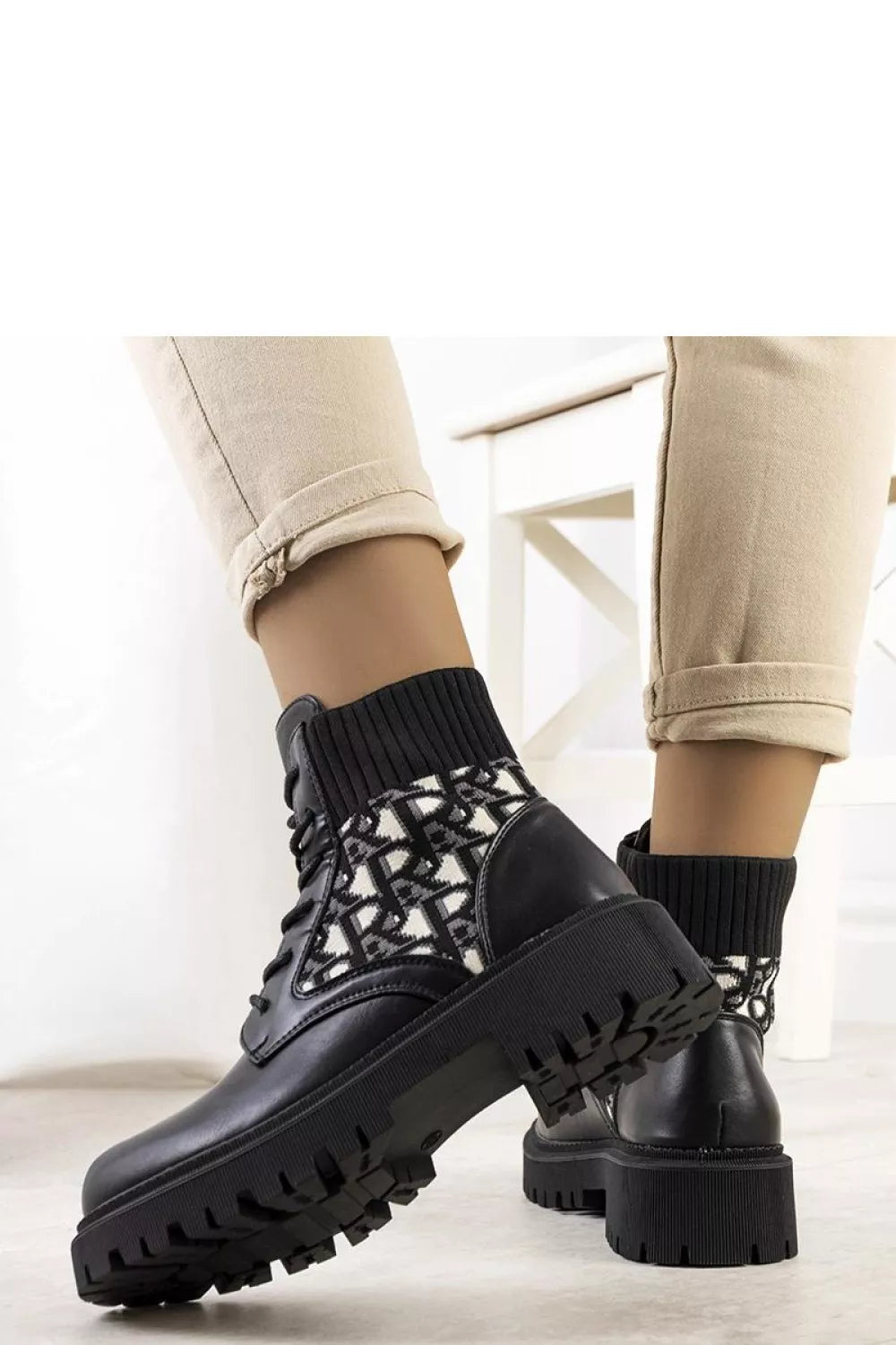 Batai, modelis 205893 Solea