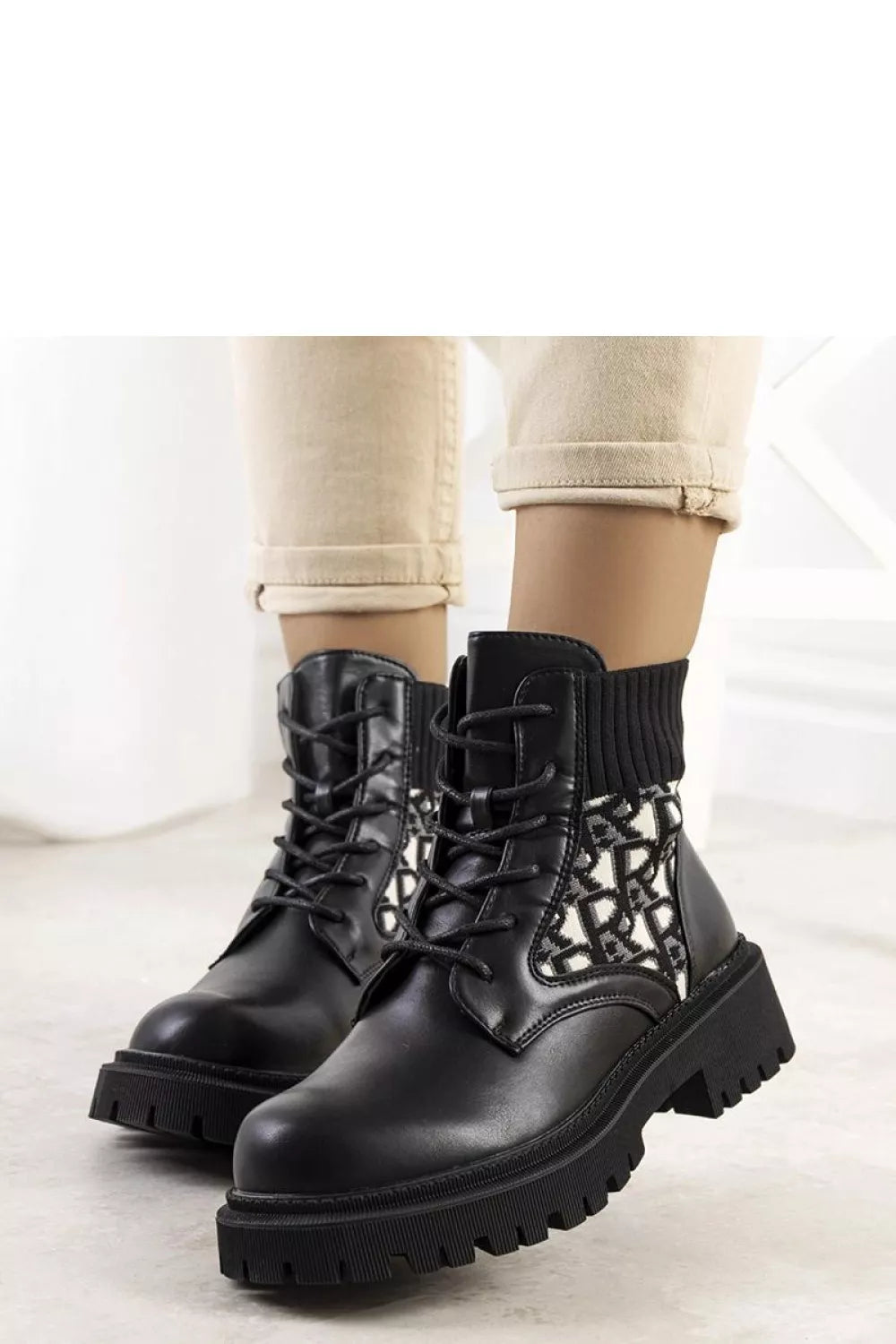 Batai, modelis 205893 Solea