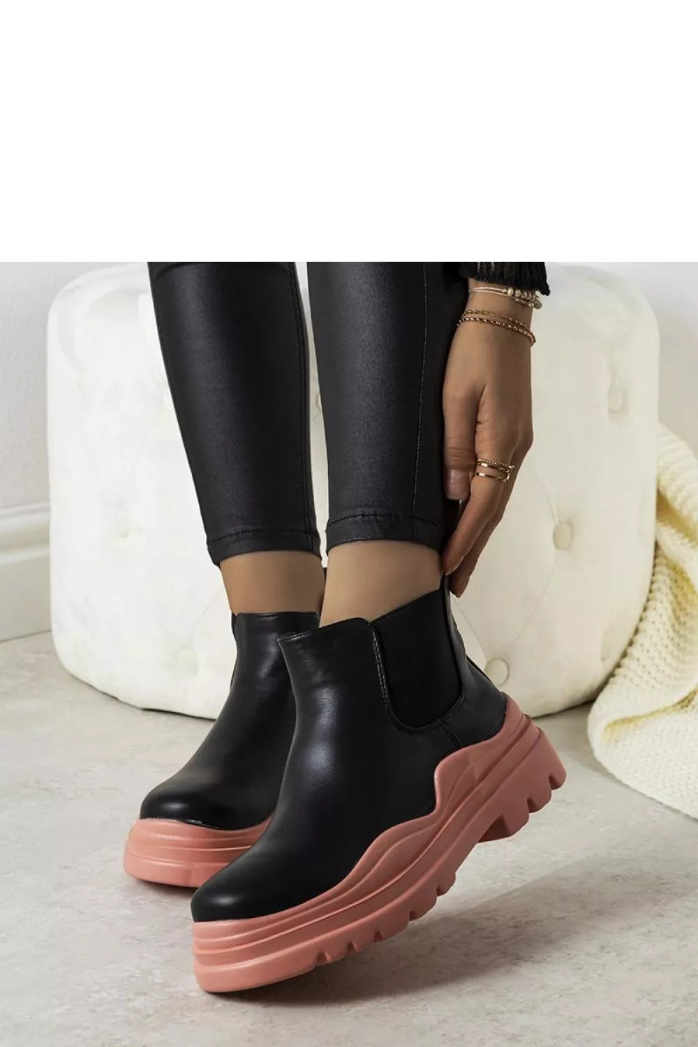 Batai, modelis 205895 Solea