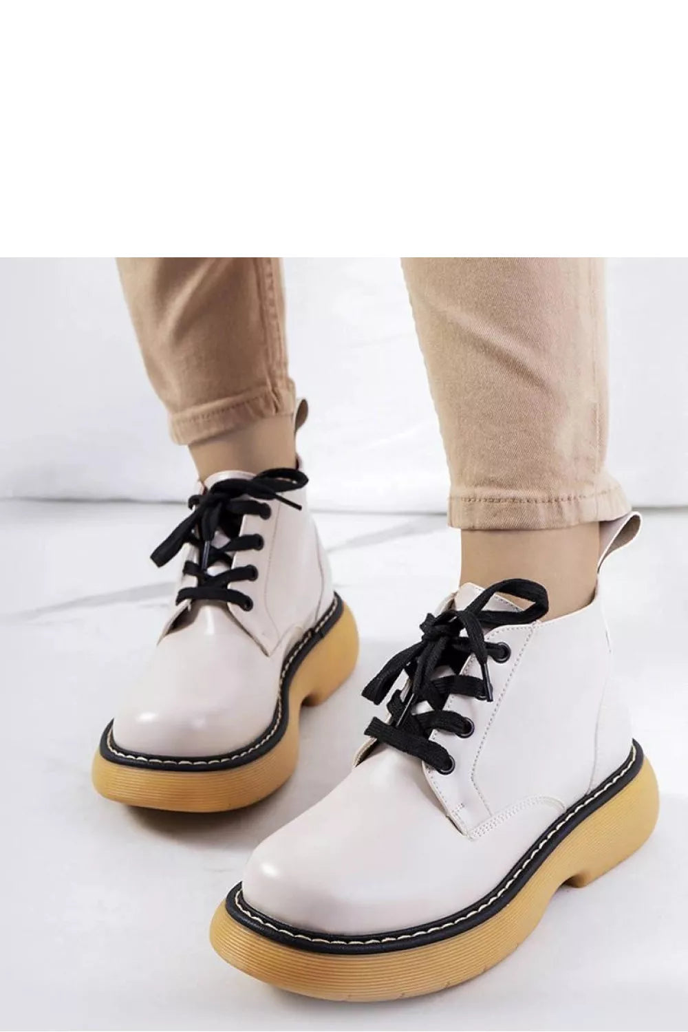 Batai, modelis 205903 Solea