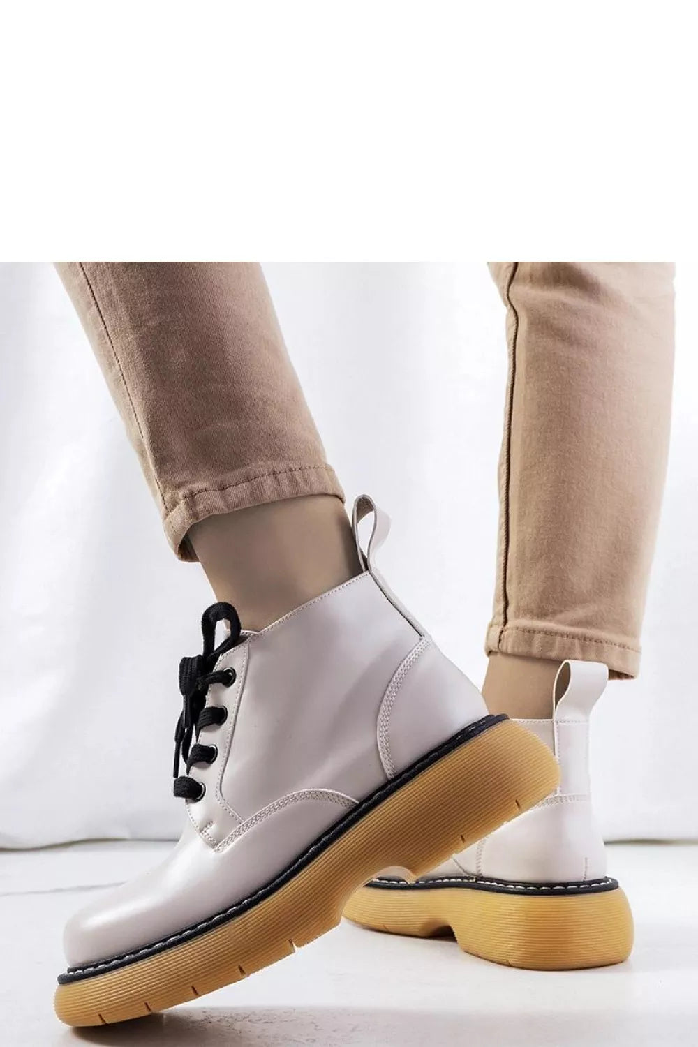 Batai, modelis 205903 Solea