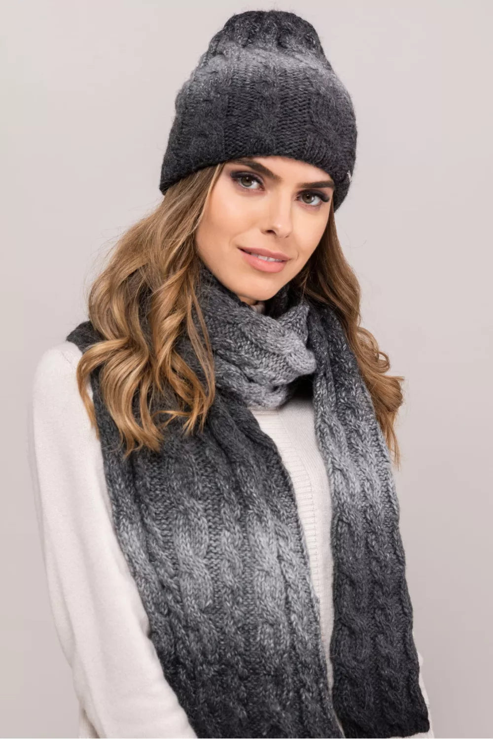 Kepurė modelis 205720 Kamea