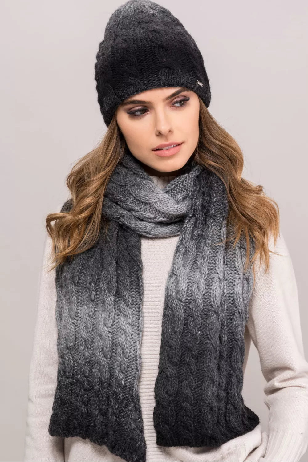 Kepurė modelis 205720 Kamea