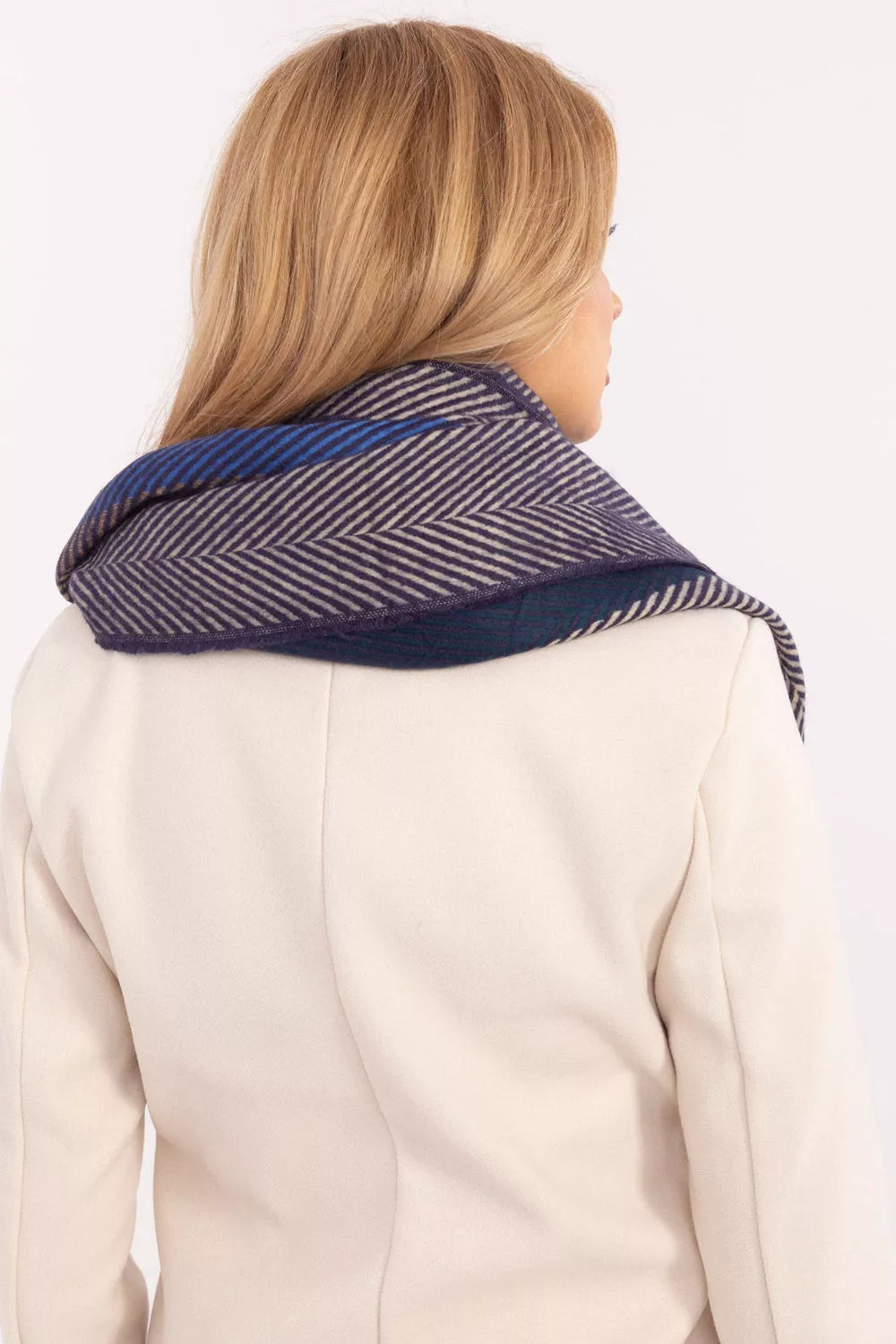 Šalis, modelis 206042 AT