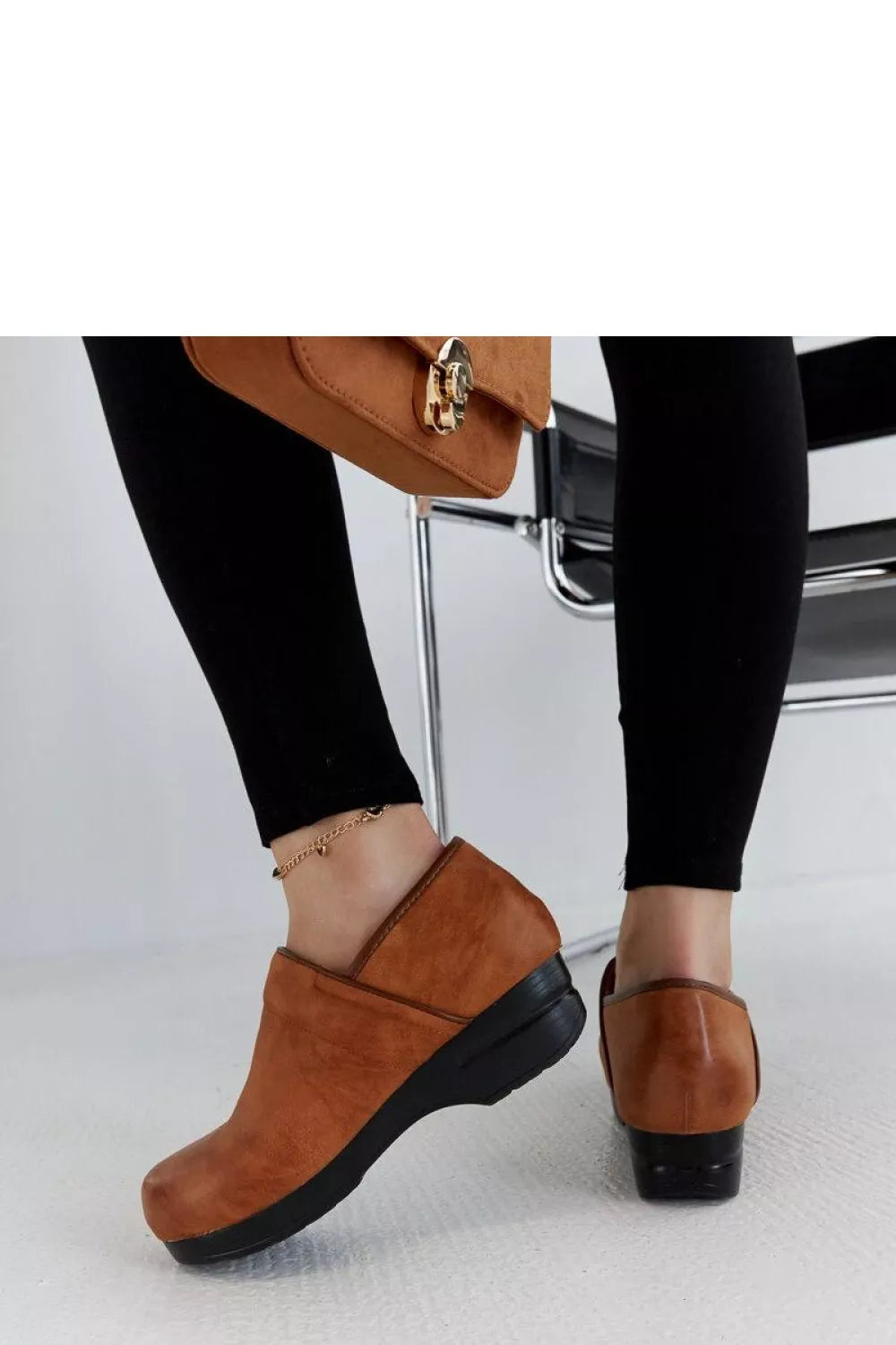 Pusbačiai, modelis 206479 Solea