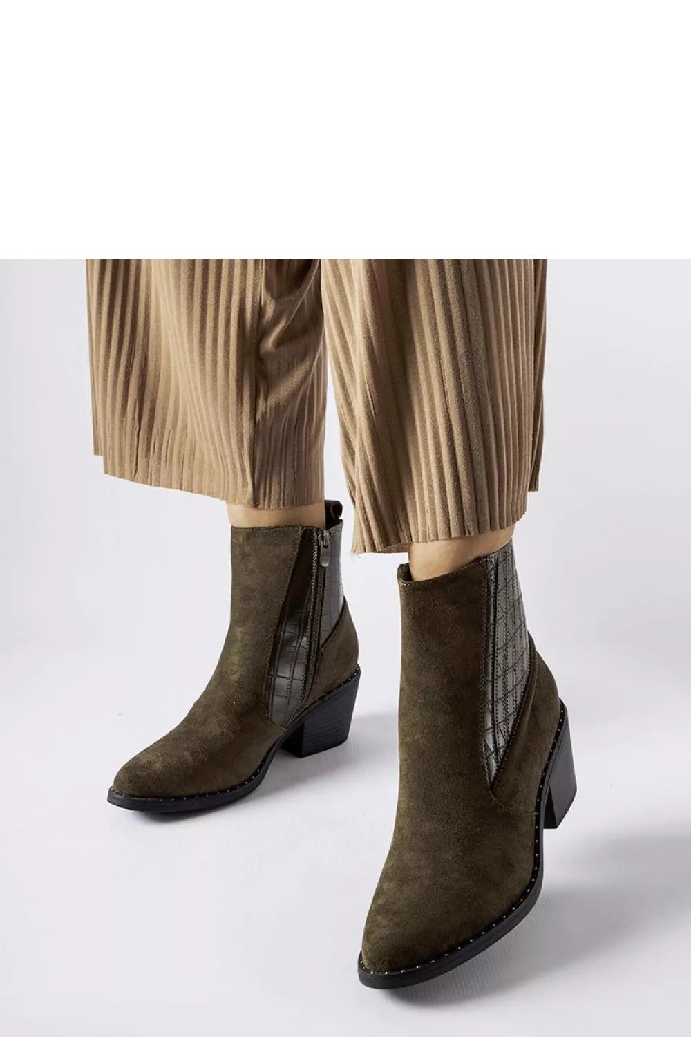 Auliniai batai su kulnais, modelis 206555 Solea