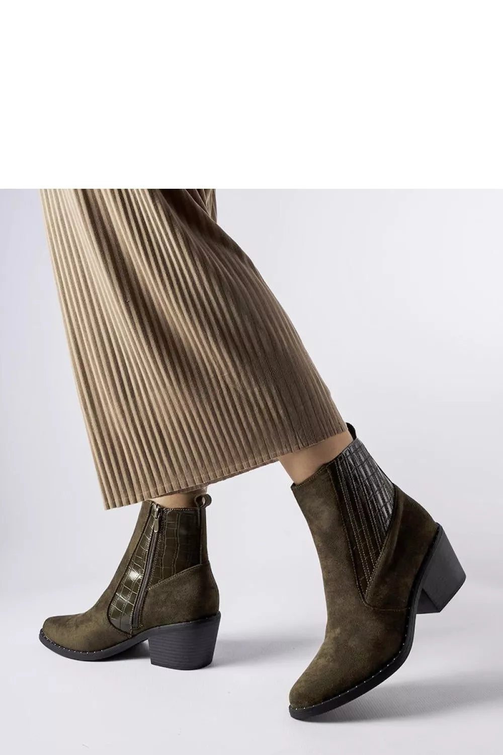 Auliniai batai su kulnais, modelis 206555 Solea