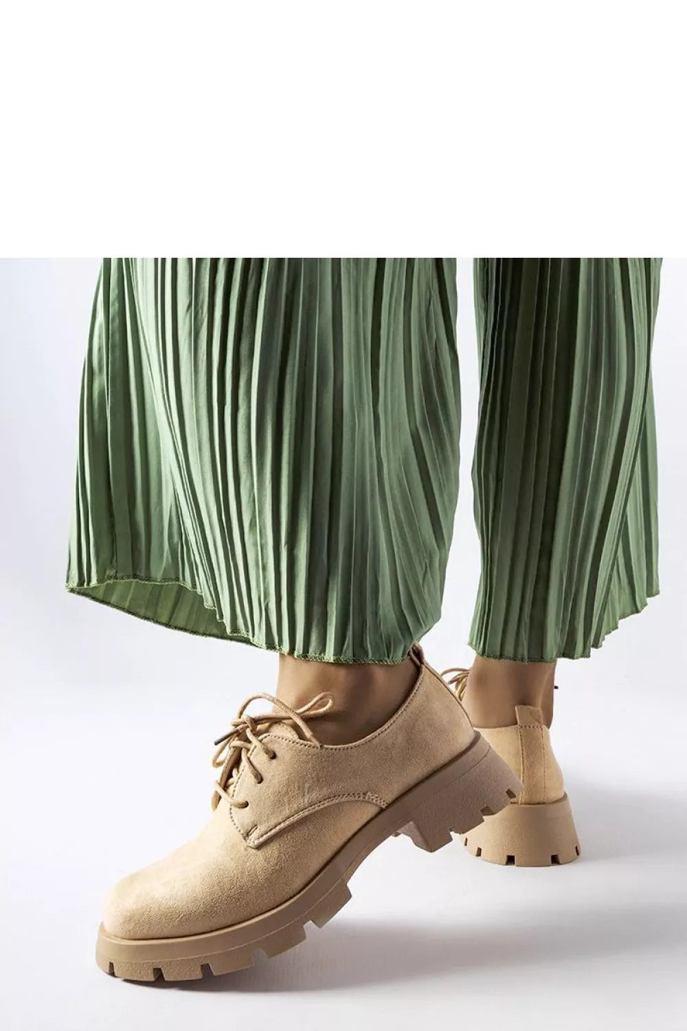 Pusbačiai, modelis 206570 Solea