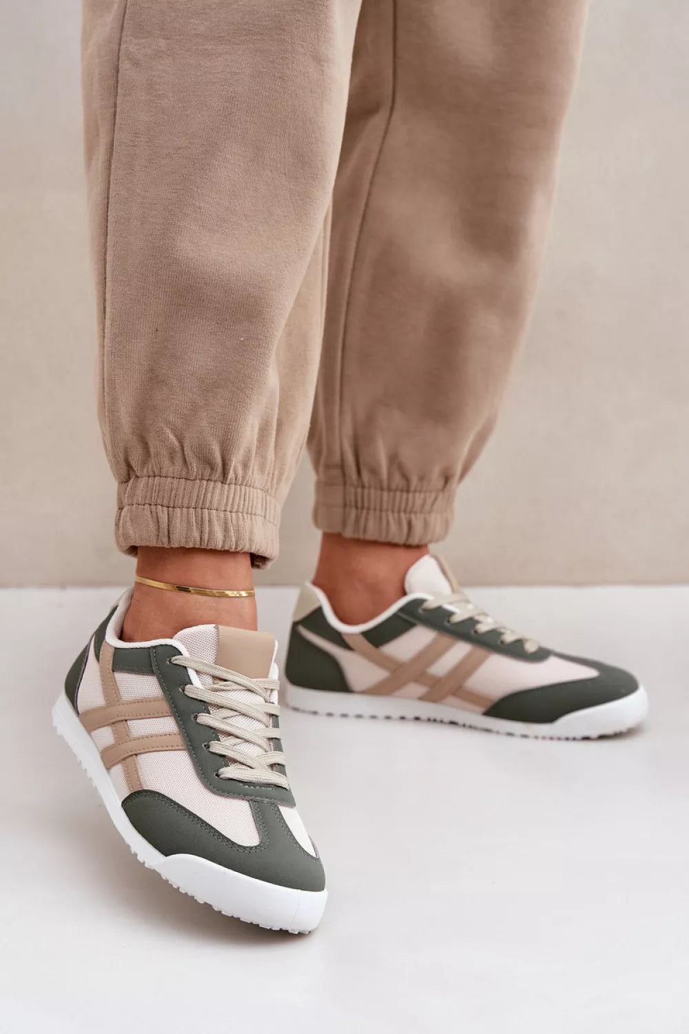 Sportbačiai, modelis 206803. Ženkite į stilių.