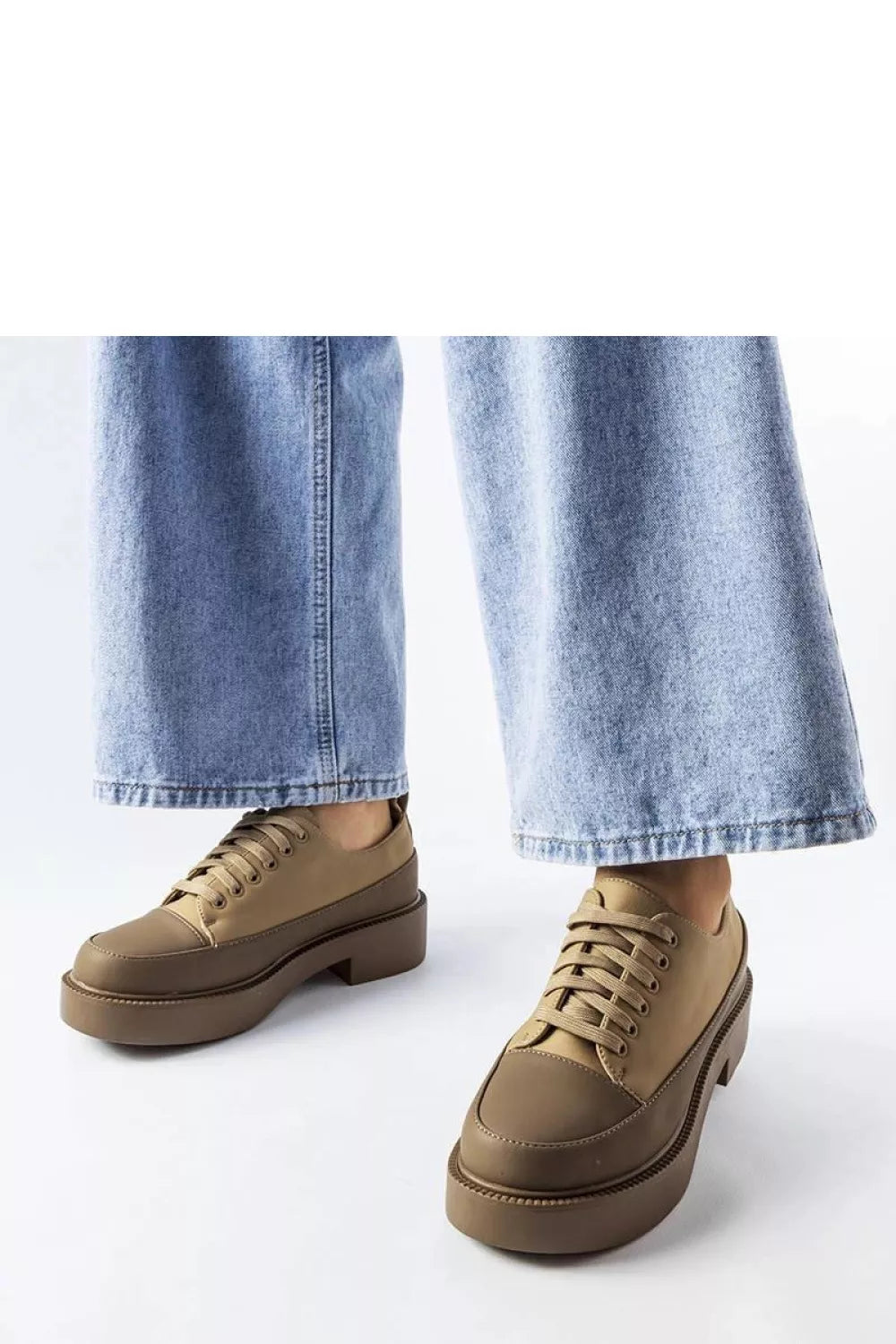 Pusbačiai, modelis 207043 Solea