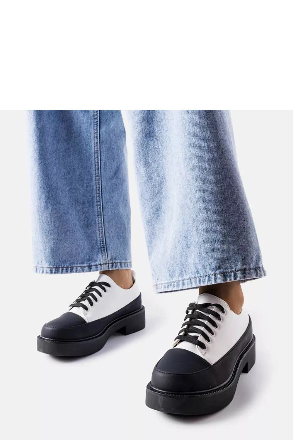 Pusbačiai, modelis 207045 Solea