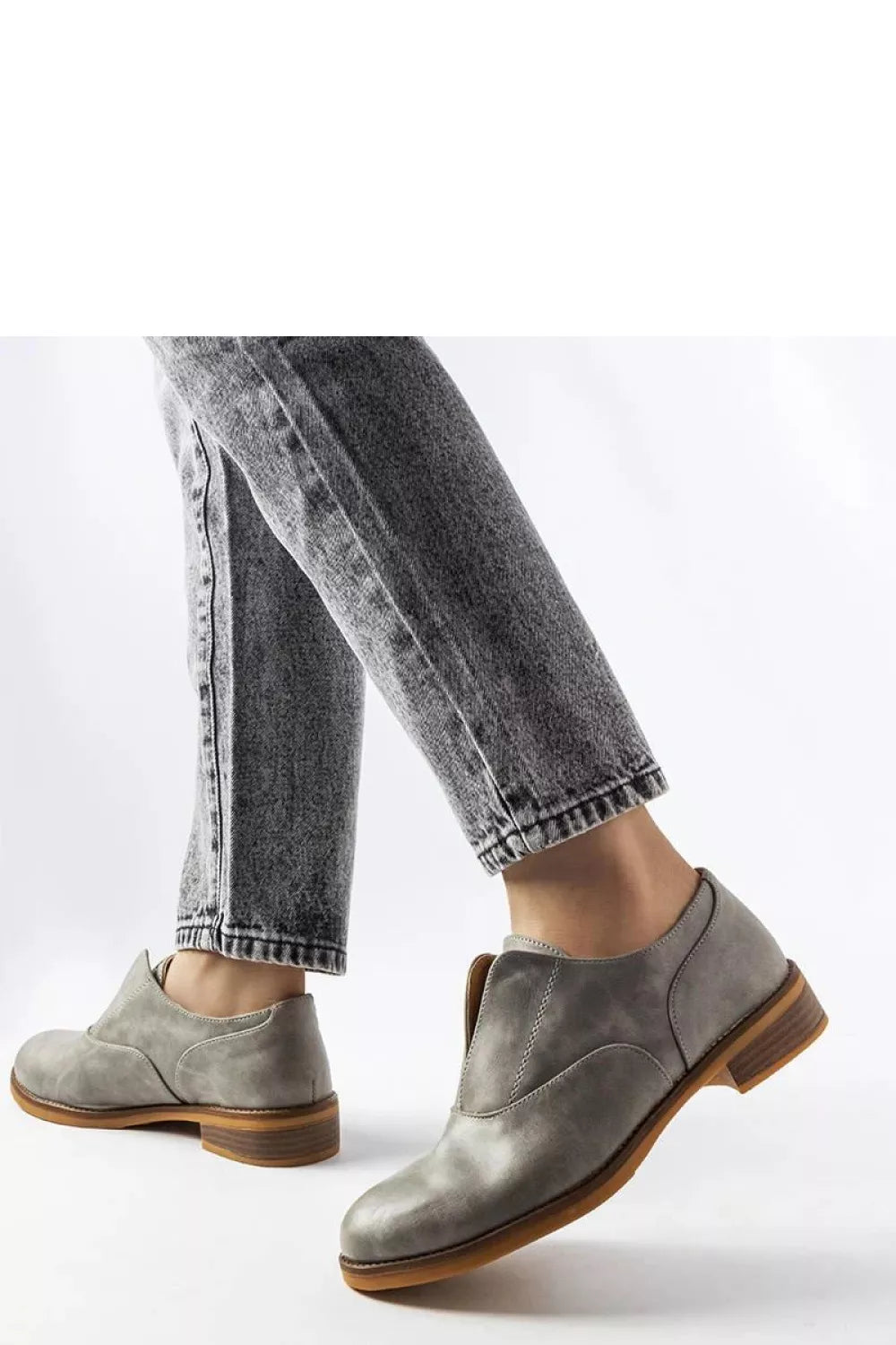 Pusbačiai, modelis 207059 Solea