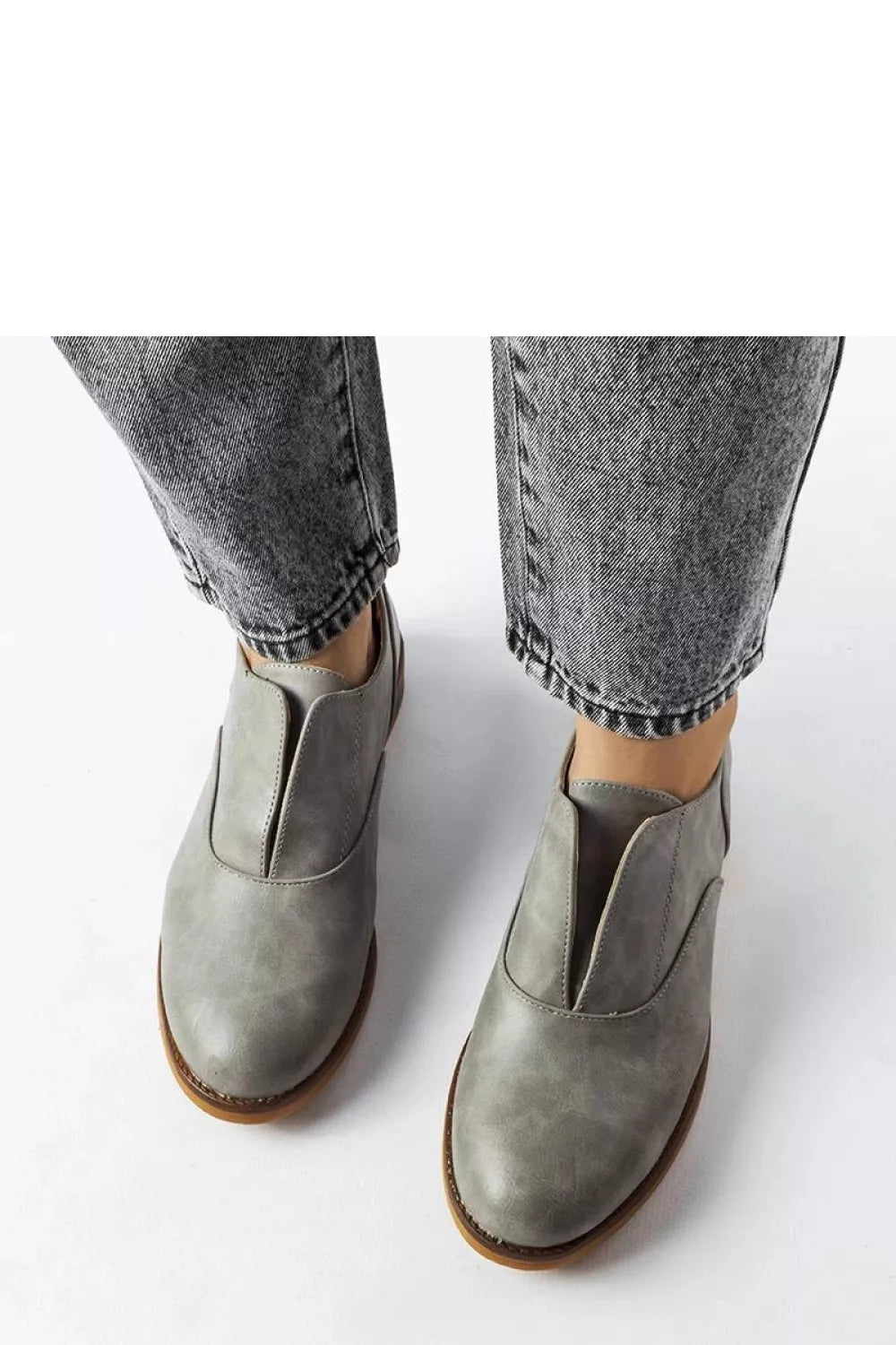 Pusbačiai, modelis 207059 Solea