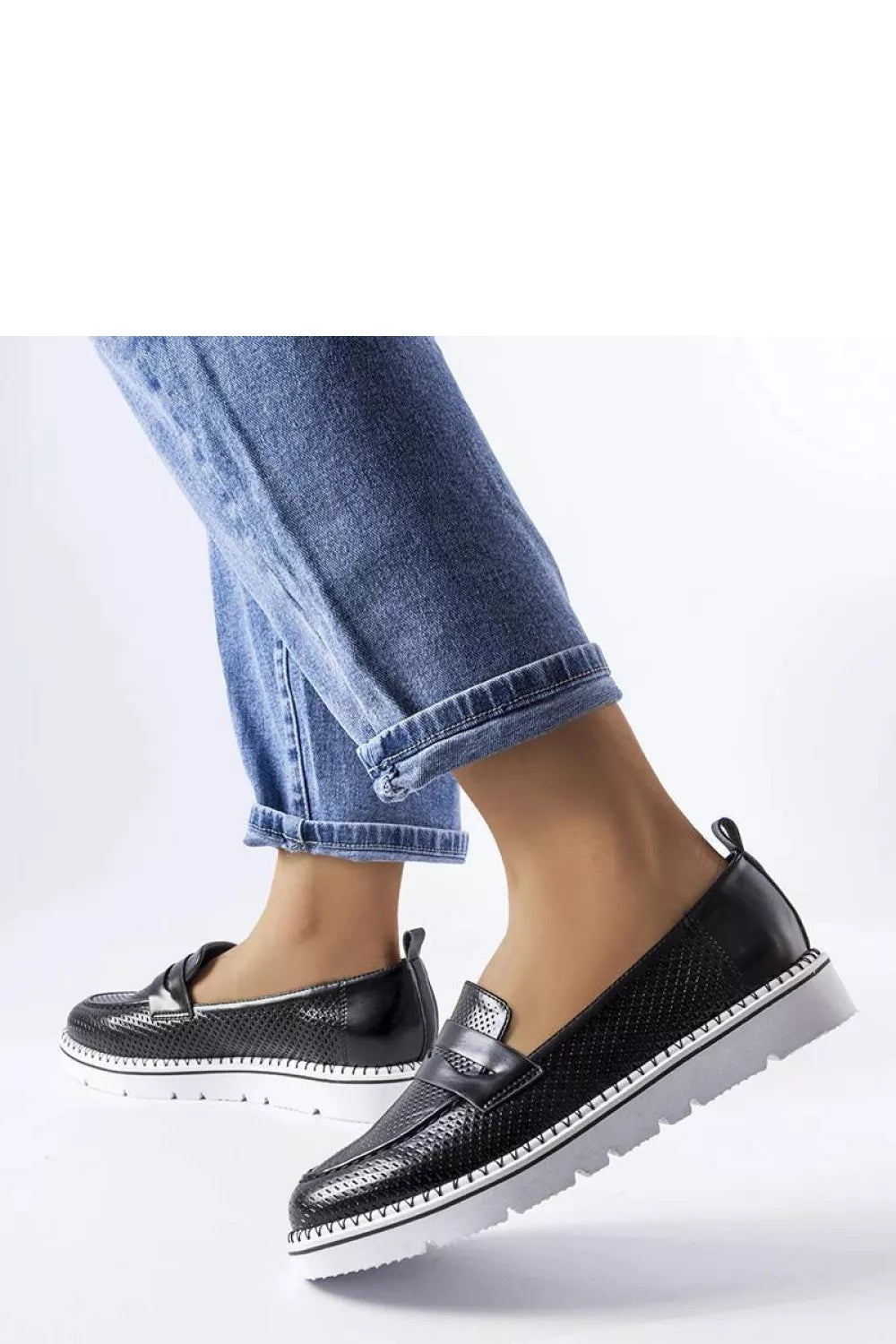 Pusbačiai, modelis 207072 Solea