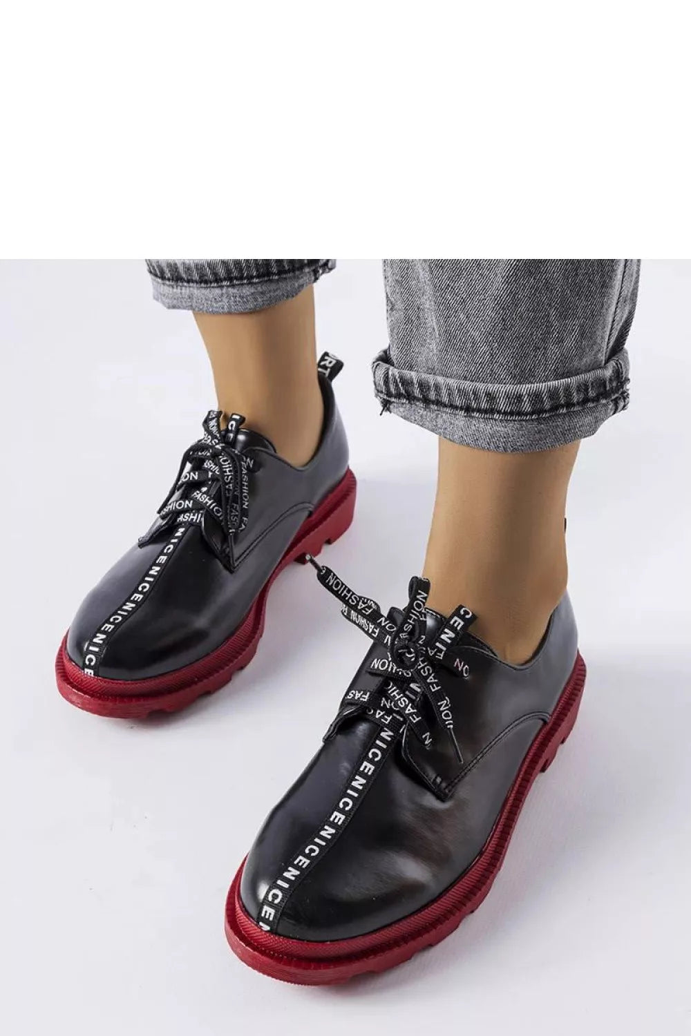 Pusbačiai, modelis 207080 Solea