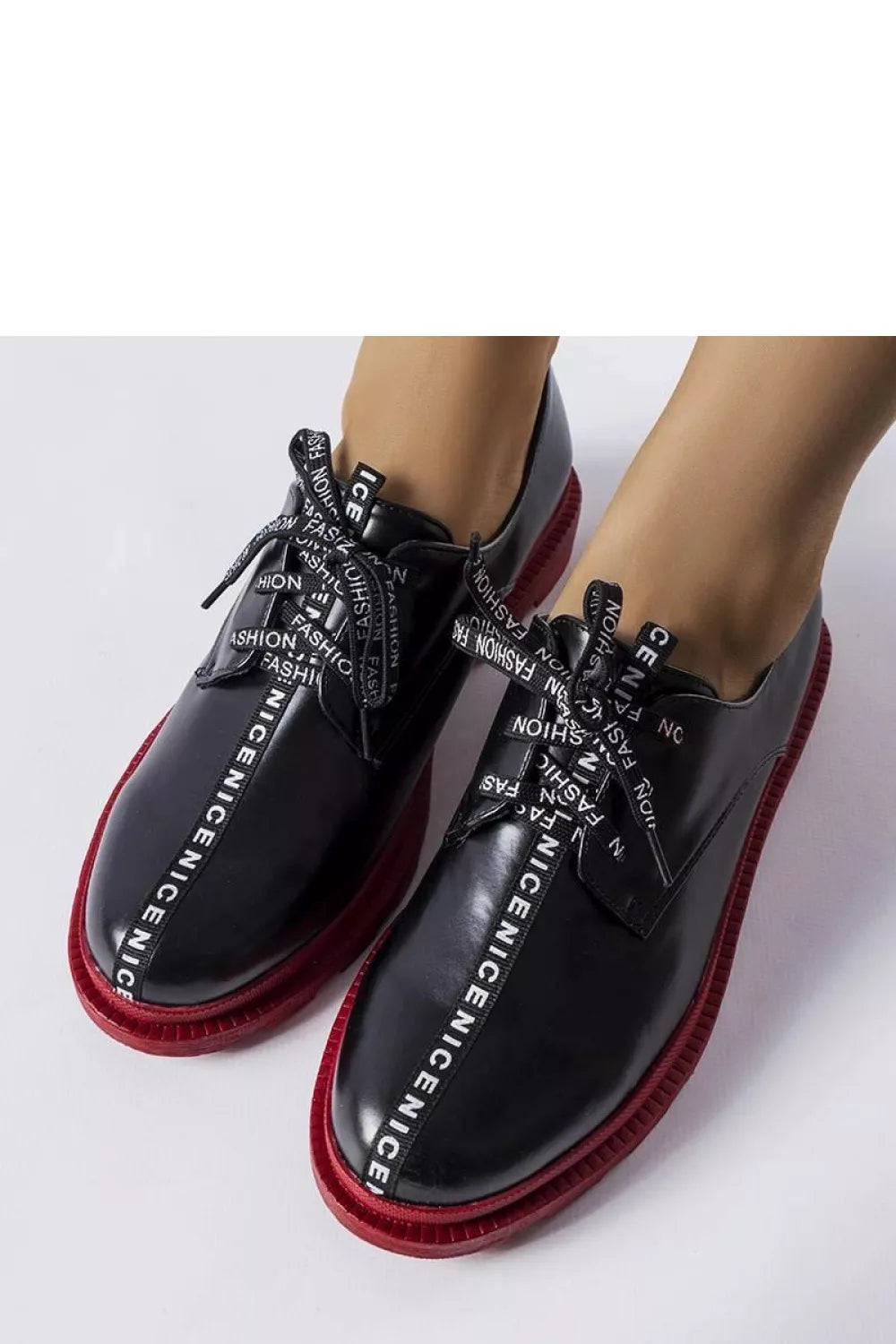 Pusbačiai, modelis 207080 Solea