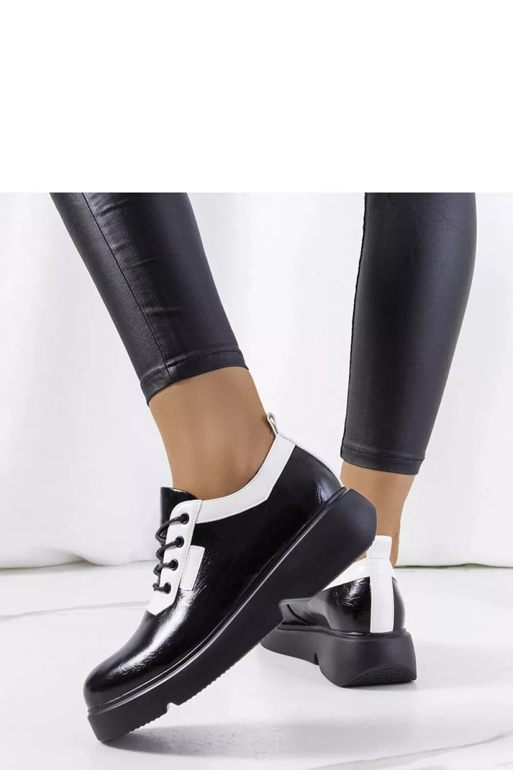 Pusbačiai, modelis 207095 Solea