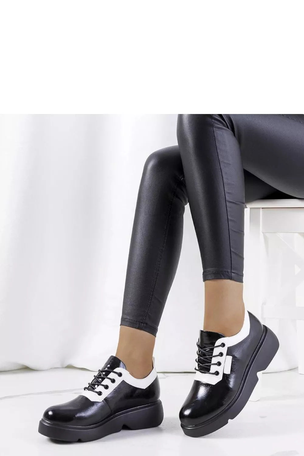 Pusbačiai, modelis 207095 Solea