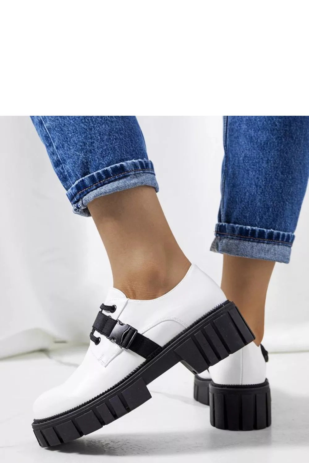 Pusbačiai, modelis 207101 Solea