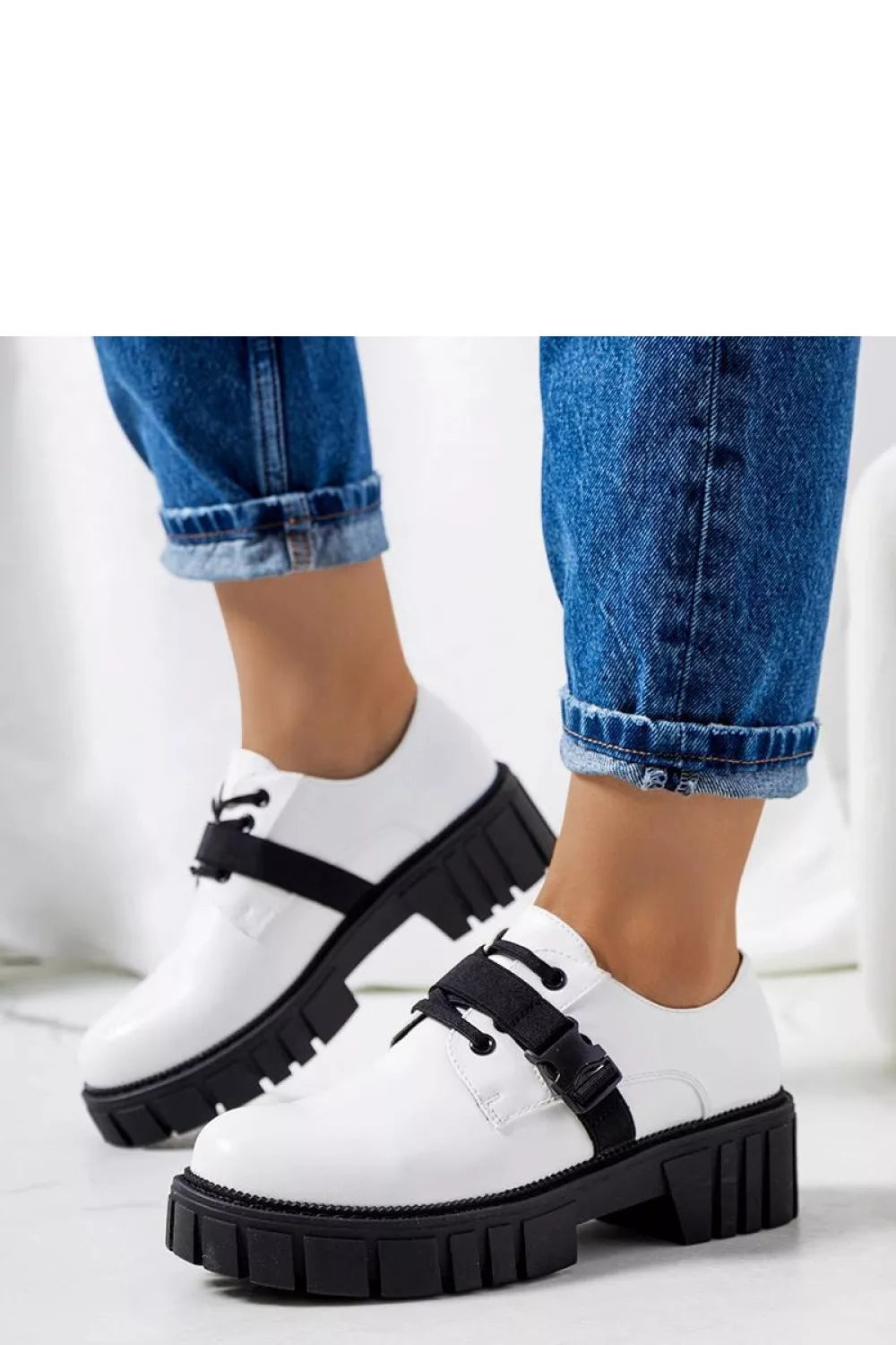 Pusbačiai, modelis 207101 Solea