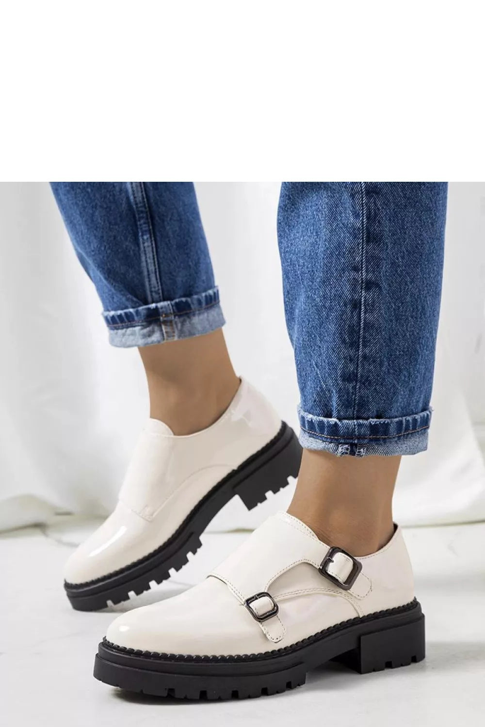 Pusbačiai, modelis 207102 Solea