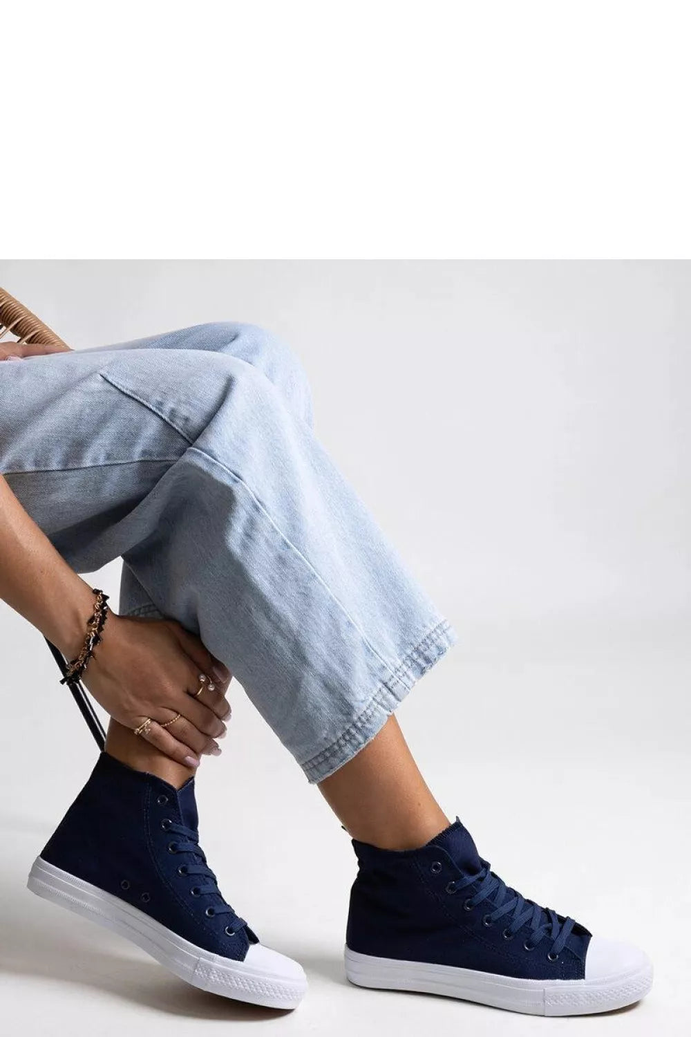 Kedai modelis 207235 Solea