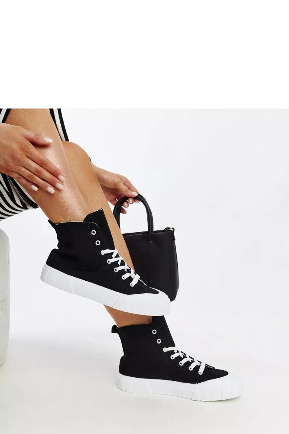 Kedai modelis 207385 Solea