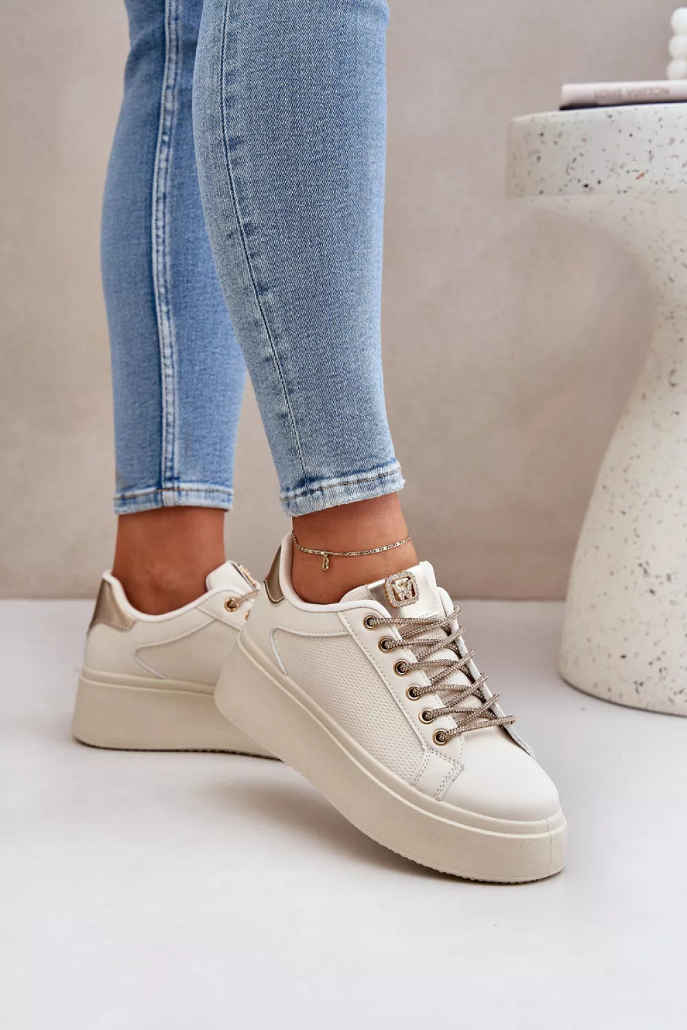 Sportiniai batai, modelis 208061 – ženkite į stilių