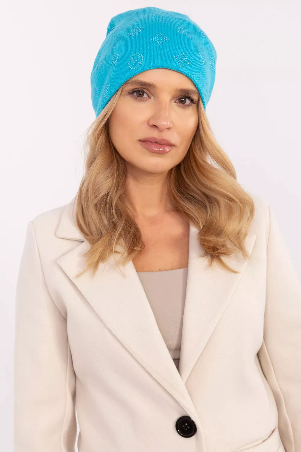 Kepis modelis 208242 AT