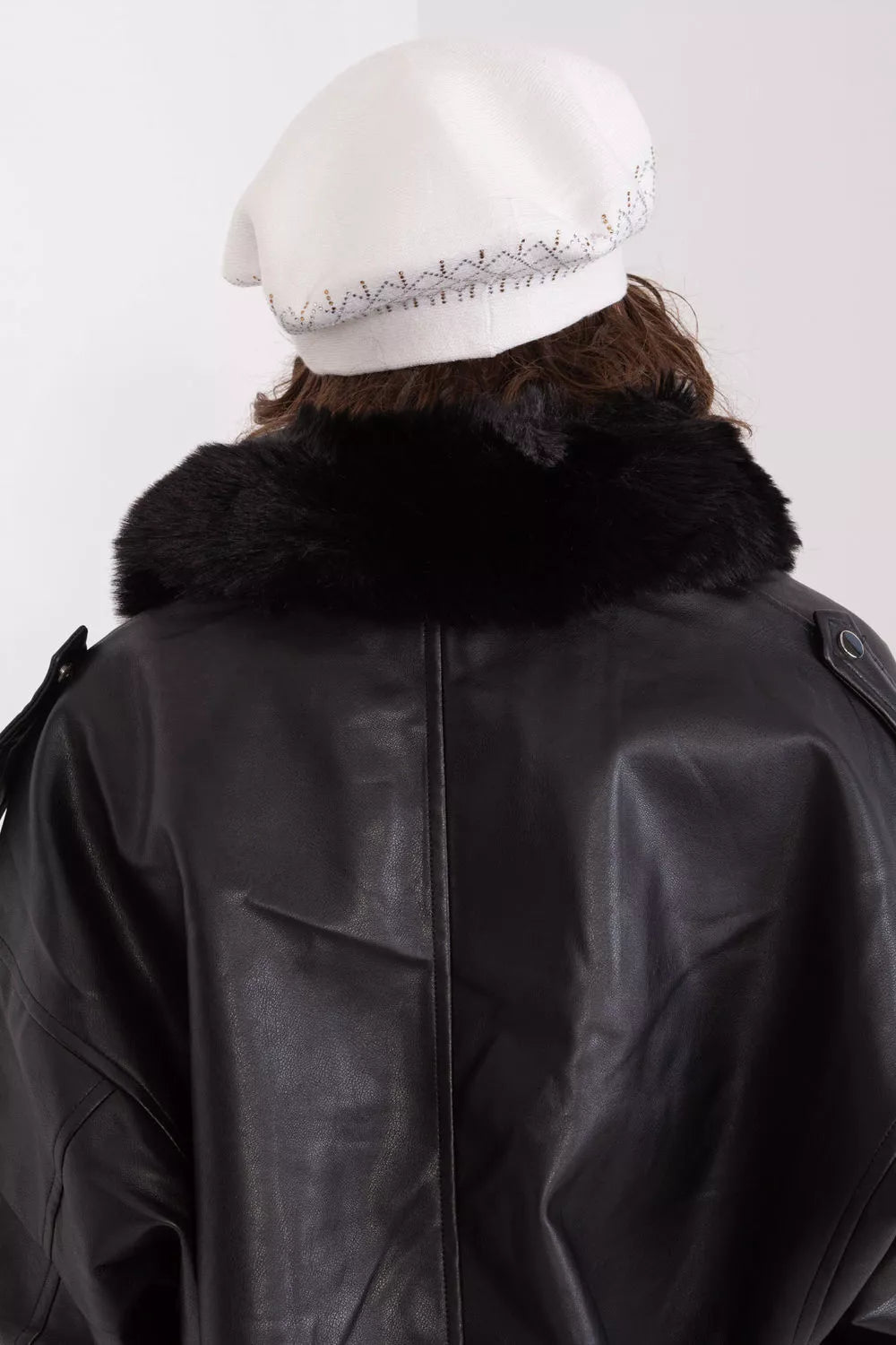 Baretė, modelis 208249 AT