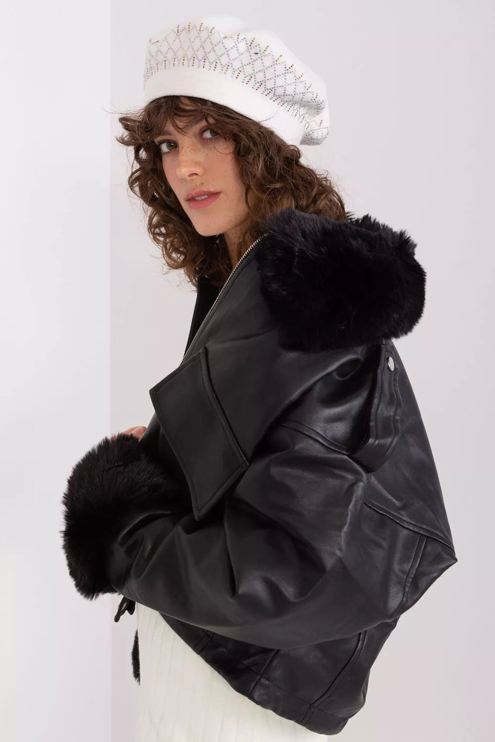 Baretė, modelis 208249 AT