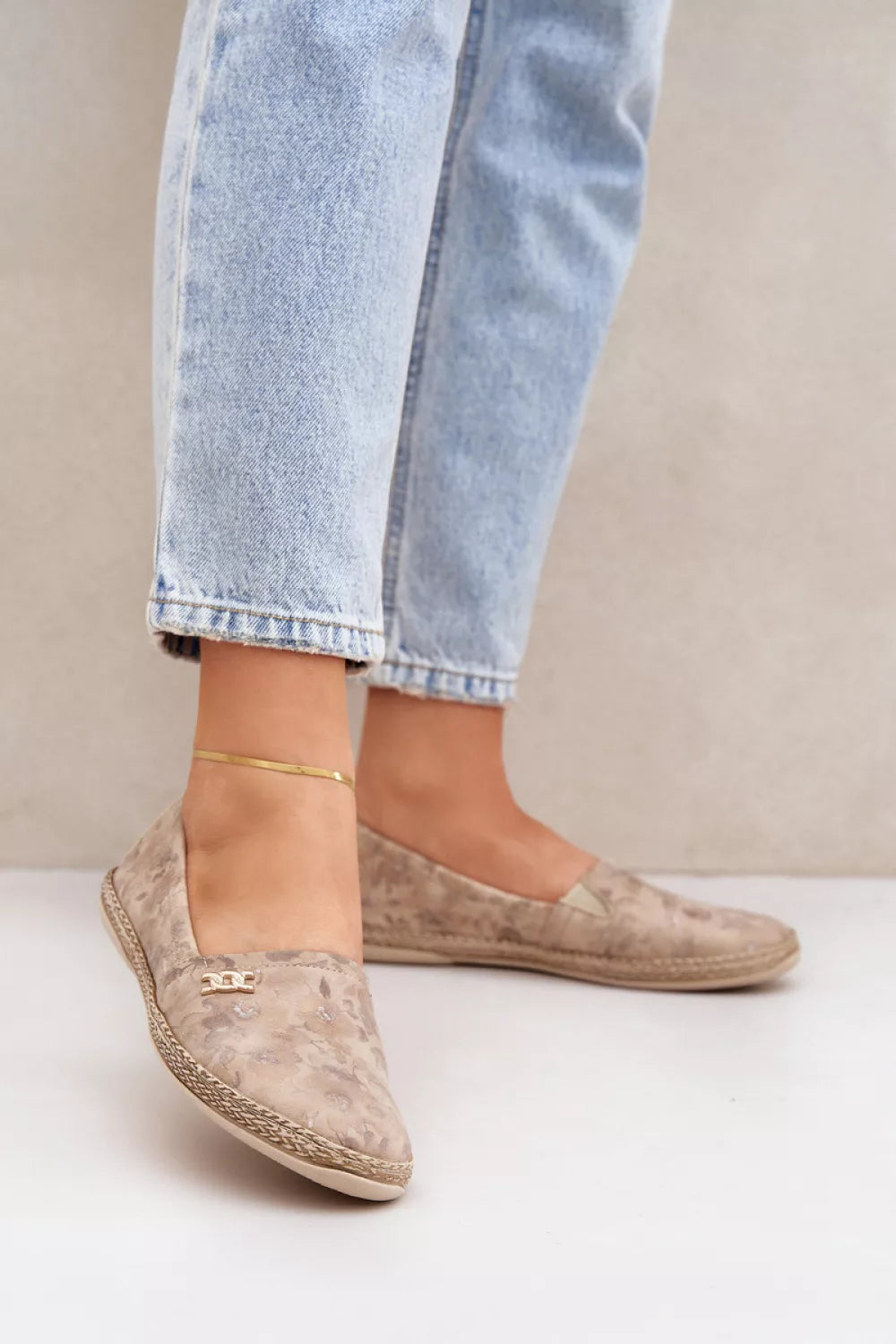 Espadrilių modelis 208322 – ženkite į stilių
