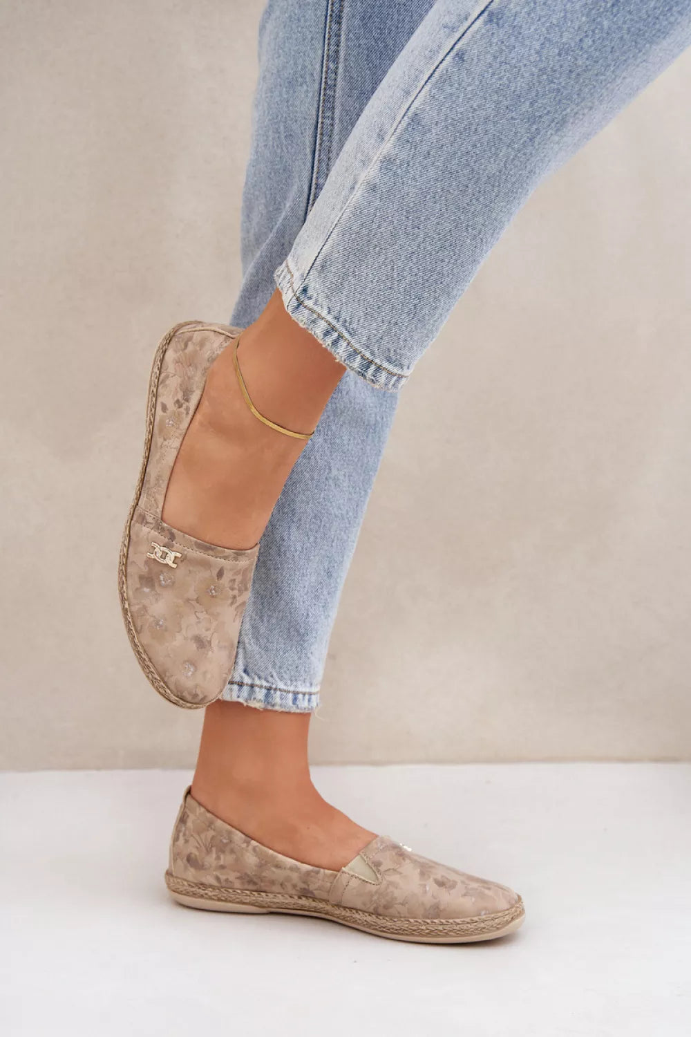 Espadrilių modelis 208322 – ženkite į stilių