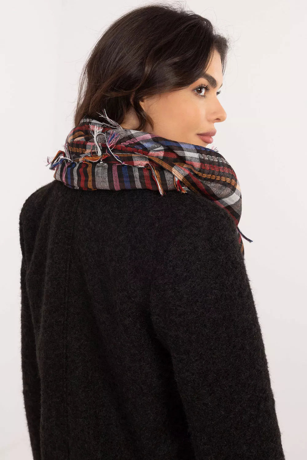 Kaklo skarelė, modelis 208387 AT