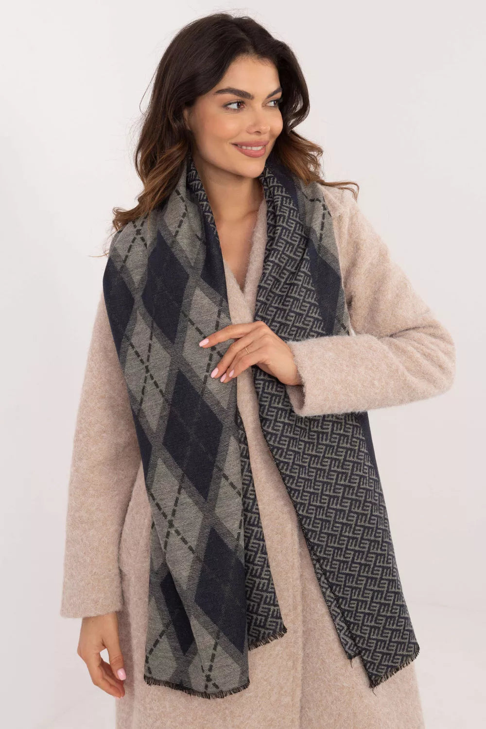 Kaklaskarė, modelis 208408 AT