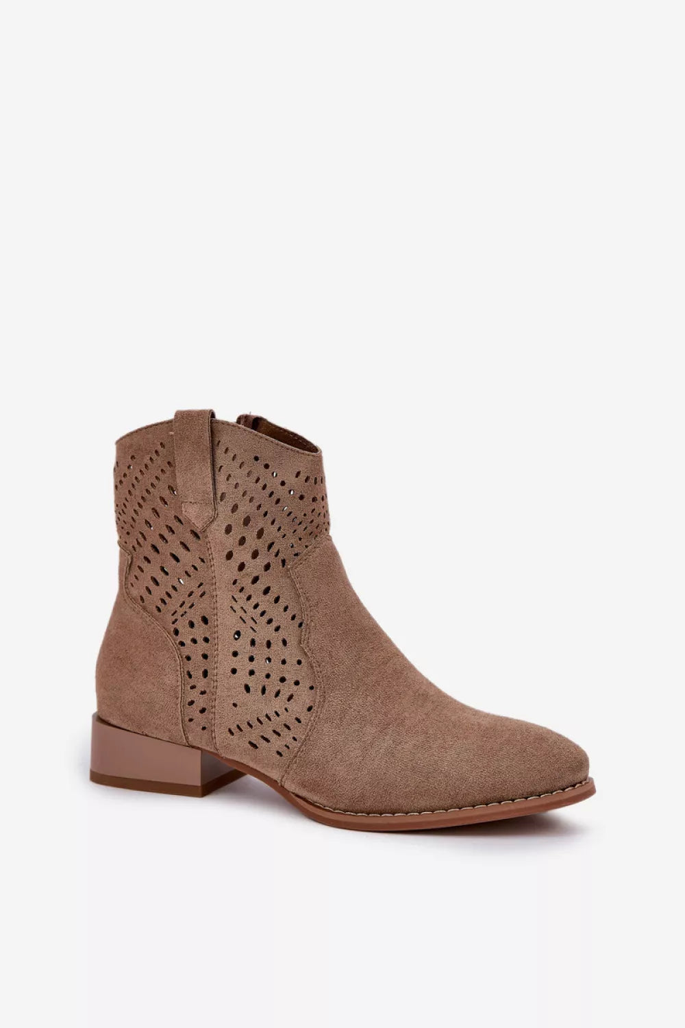 Auliniai batai su kulnais, modelis 208463. Ženkite į stilių.