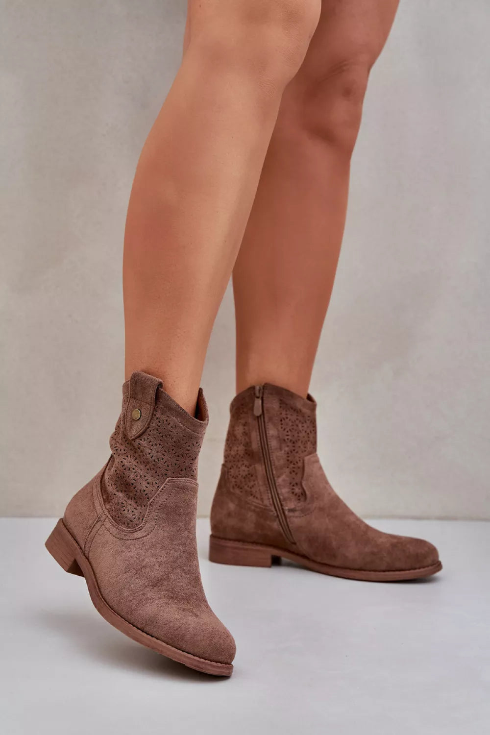 Batai, modelis 208472. Ženkite į stilių.