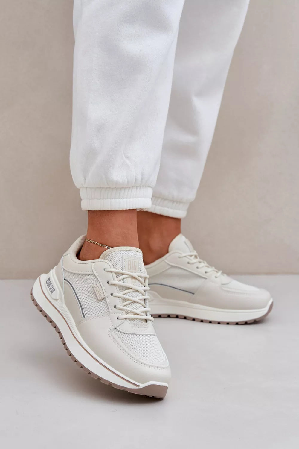 Sportiniai batai, modelis 208550. Ženkite į stilių.