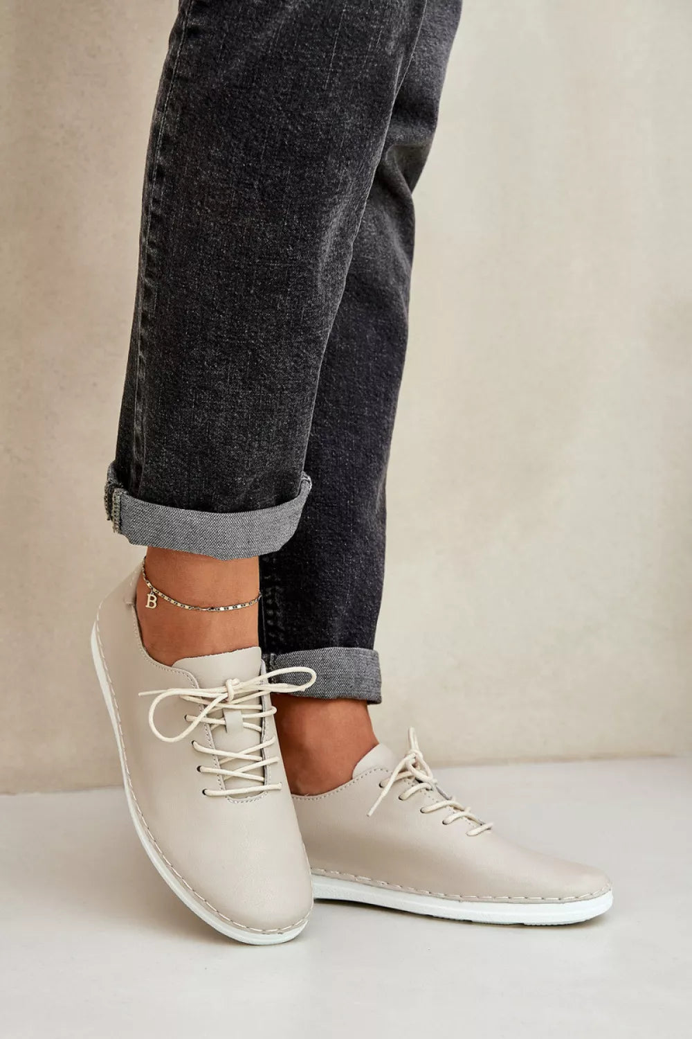 Pusbačiai, modelis 209055. Ženkite į stilių.