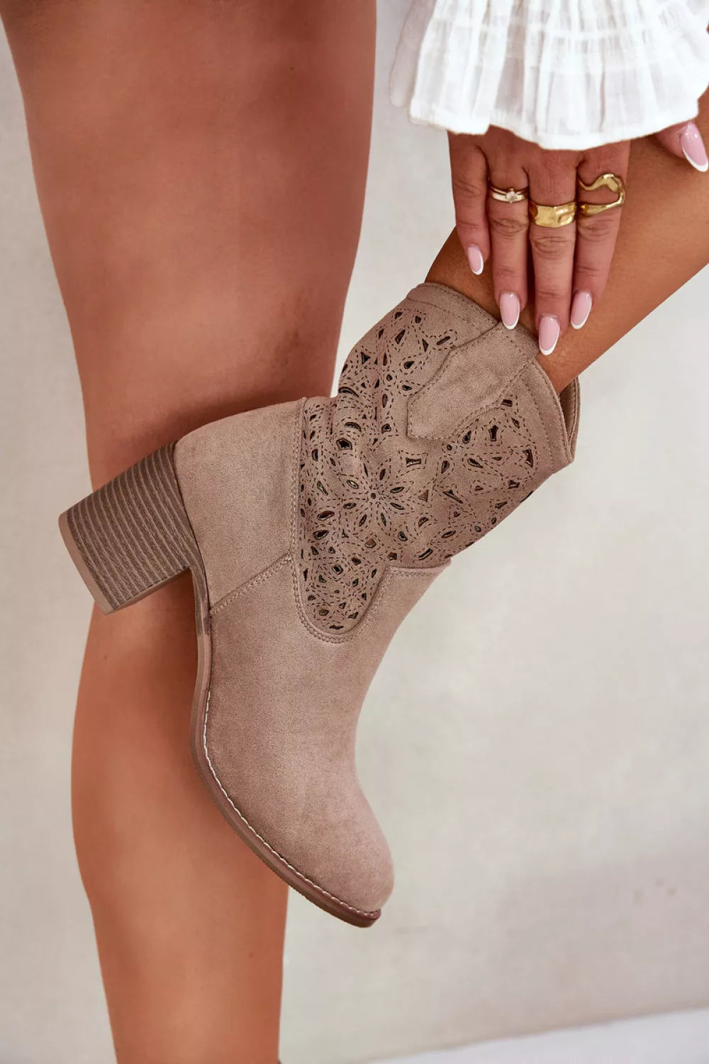 Aulinukai su kulnais, modelis 209416. Ženkite į stilių.