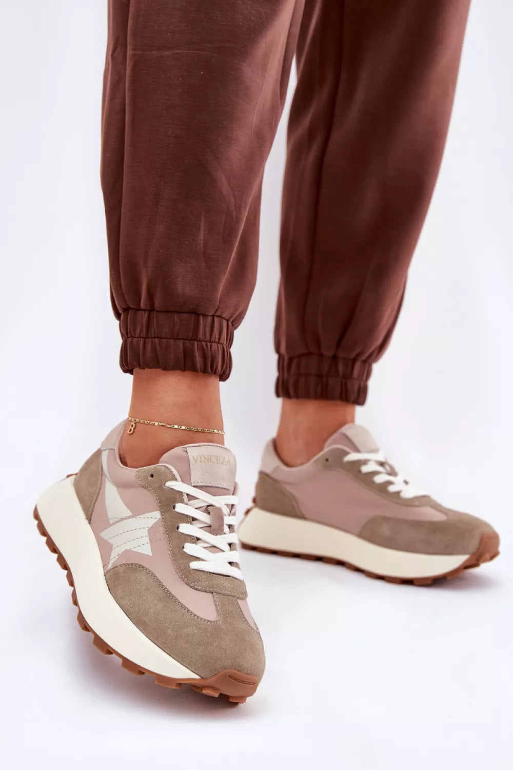 Sportiniai batai, modelis 209467. Ženkite į stilių